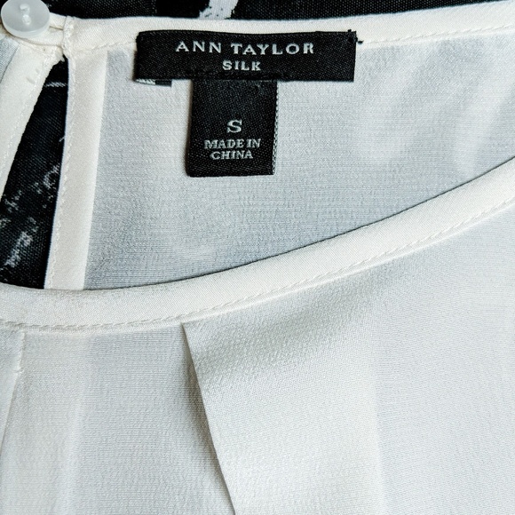 Ann Taylor ivory 💯 silk career blouse size Small - Picture 3 of 6